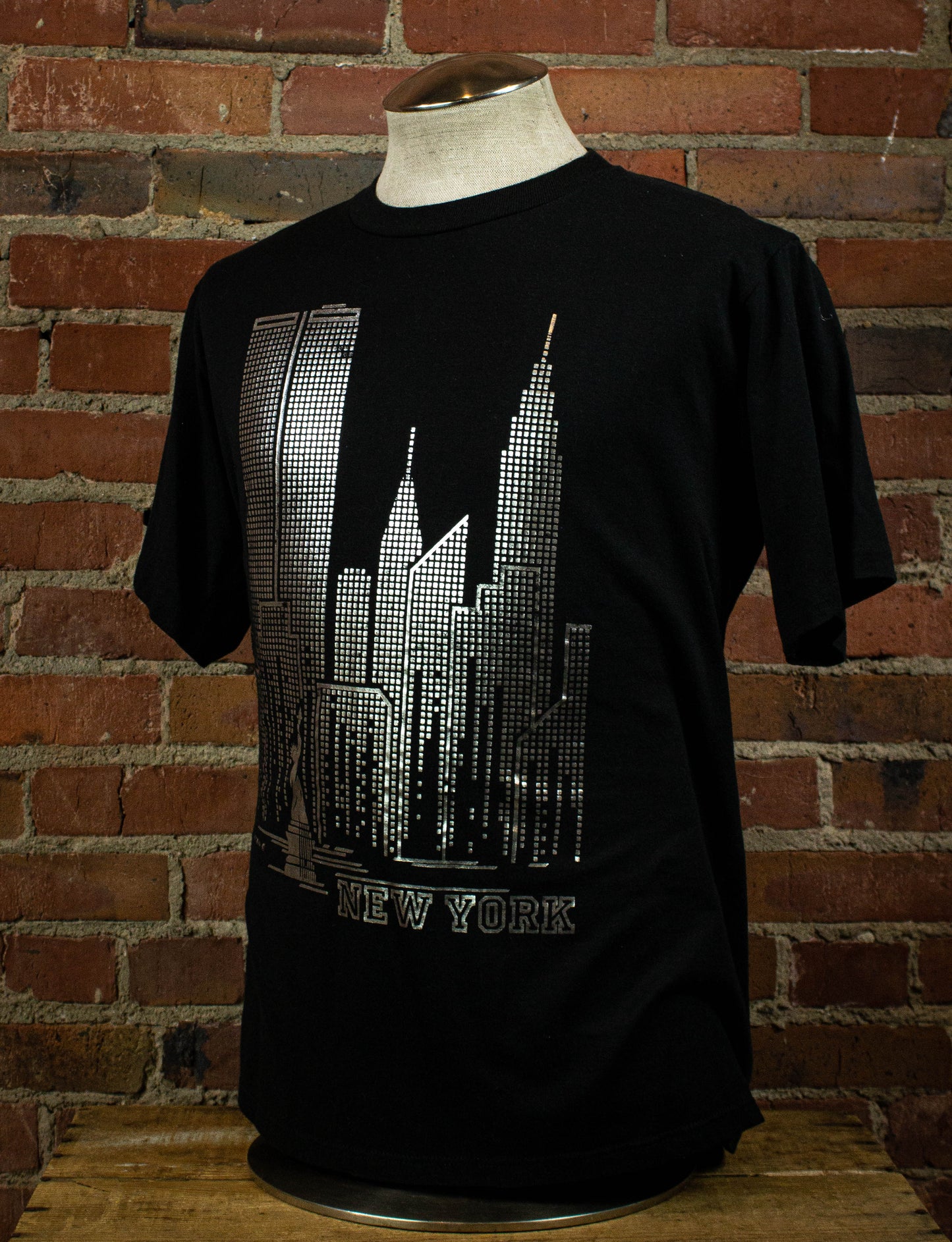 Vintage 80s New York Skyline Twin Towers Silver on Black Graphic T Shirt L/XL