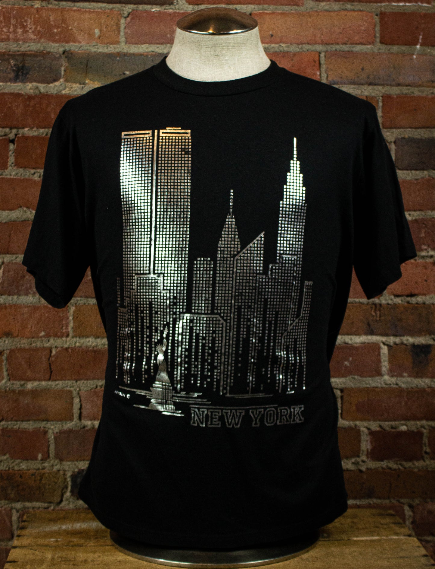 Vintage 80s New York Skyline Twin Towers Silver on Black Graphic T Shirt L/XL