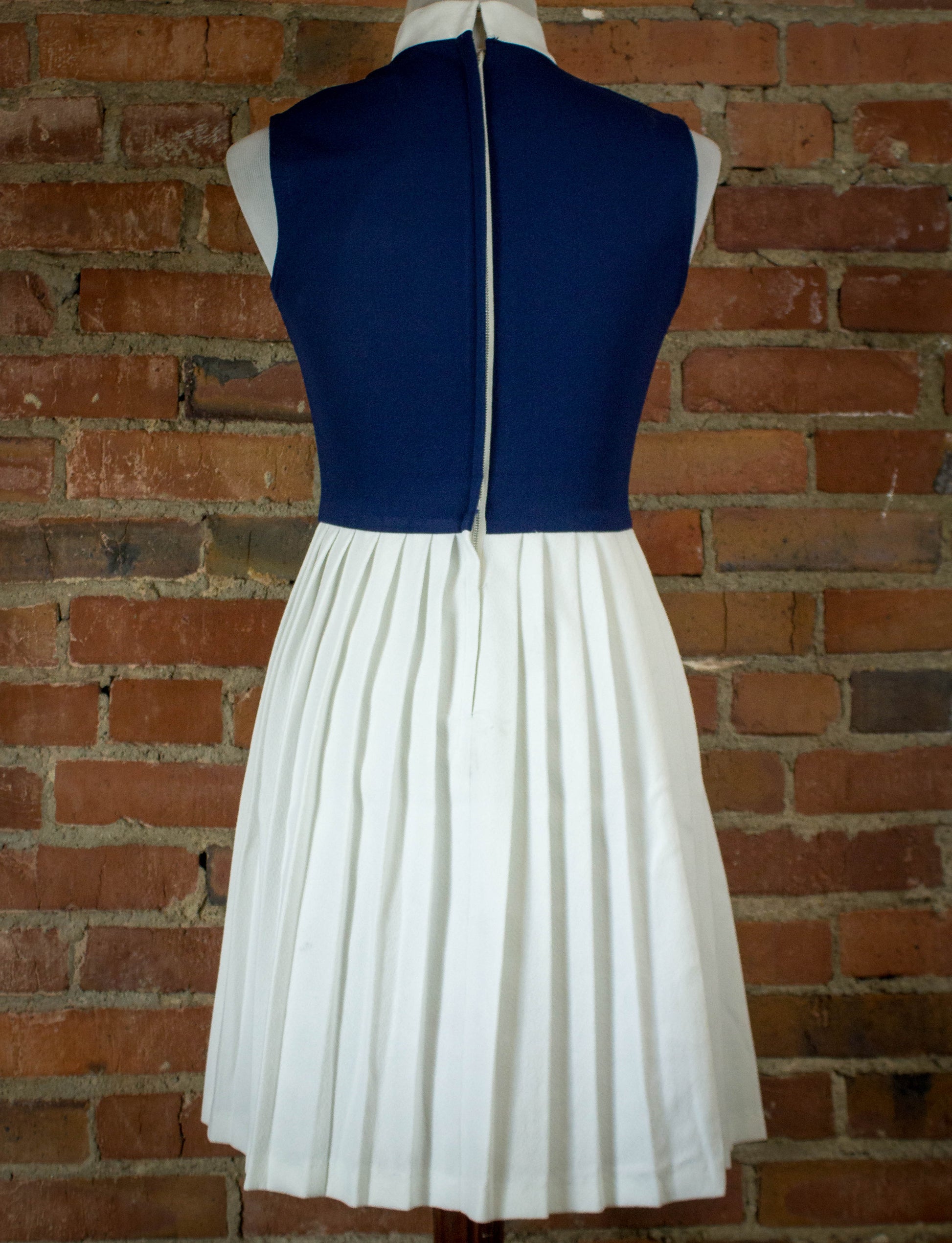 Vintage 70s Mod Style Blue White Pleated Dress Size Medium